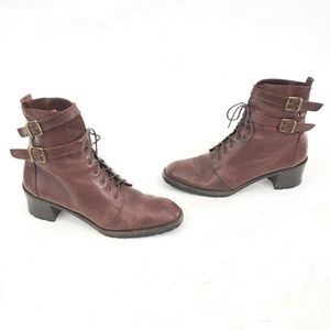Joan & David Lace up boots Vibram Soles size 9.5
